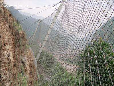 落石防護網(wǎng)防護系統(tǒng)的特殊性能 落石防護網(wǎng)防護系統(tǒng)的特殊性能