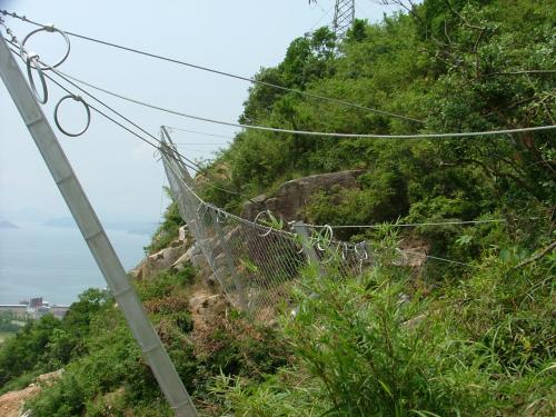 落石防護網(wǎng)防護系統(tǒng)的特殊性能 落石防護網(wǎng)防護系統(tǒng)的特殊性能