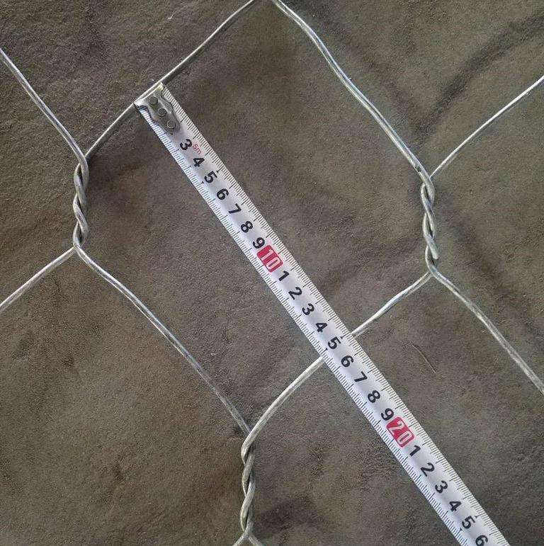 雷諾護墊為何設計成六角形蜂巢狀